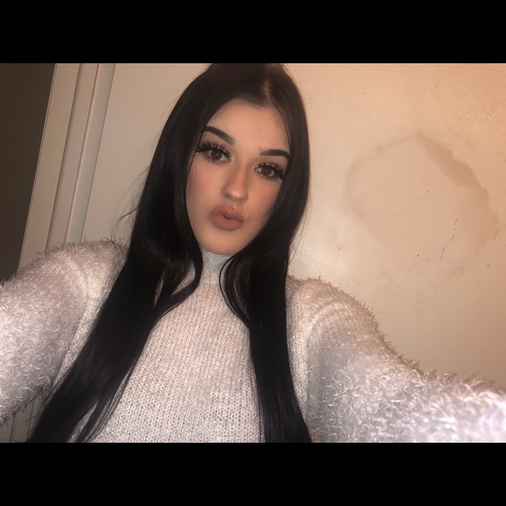 Meet your Posher, Lauralee